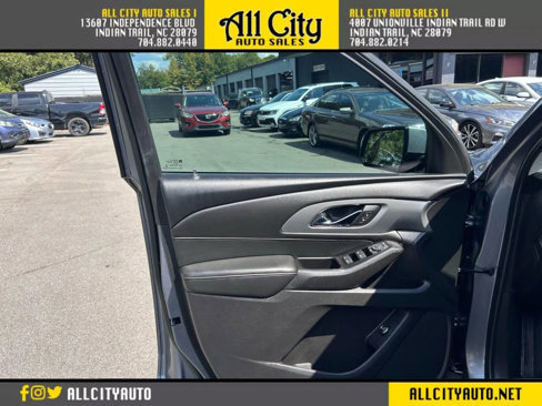 Used 2018 Chevrolet Traverse LT image 26