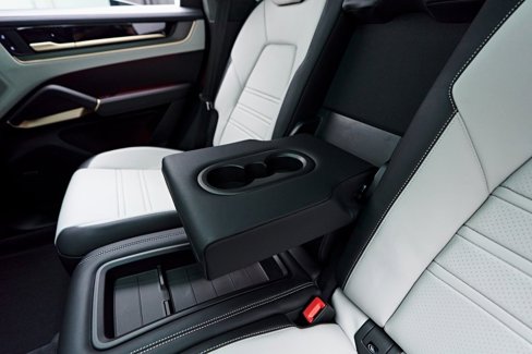 Used 2025 Porsche Cayenne GTS image 57