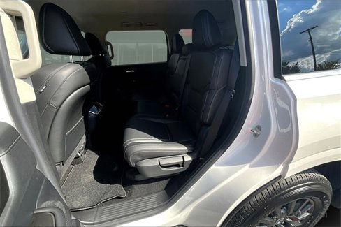 New 2026 Nissan Armada SV image 10