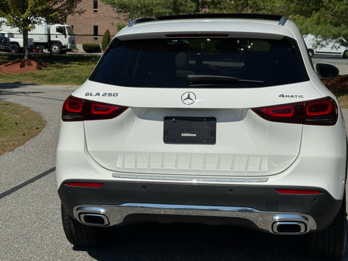 Used 2021 Mercedes-Benz GLA 250 4MATIC w/ Premium Package image 25