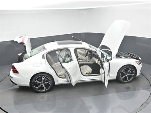 Used 2025 Volvo S60 B5 Plus w/ Climate Package image 49