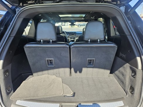 Used 2023 Cadillac XT6 Premium Luxury image 14