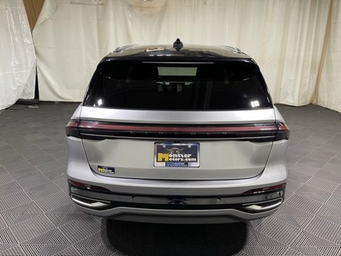 Used 2024 Lincoln Nautilus Reserve w/ Equipment Group 203A image 6