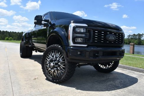 Used 2023 Ford F450 Lariat image 5
