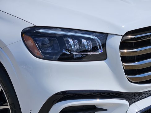 New 2026 Mercedes-Benz GLS 580 4MATIC image 6
