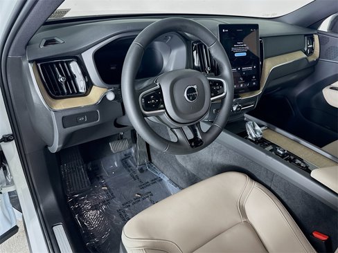 New 2026 Volvo XC60 B5 Plus w/ Climate Package PRO image 9