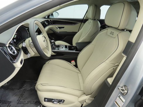 New 2025 Bentley Flying Spur V8 image 19