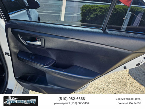 Used 2017 Toyota Camry SE image 14