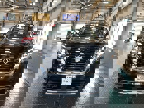 Used 2025 Nissan Pathfinder SL w/ SL Premium Package image 2