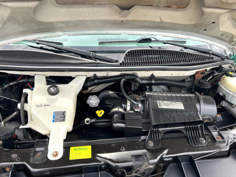 Used 2013 Chevrolet Express 2500 image 16