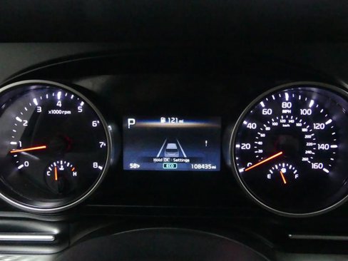 Used 2022 Kia Carnival LX image 31
