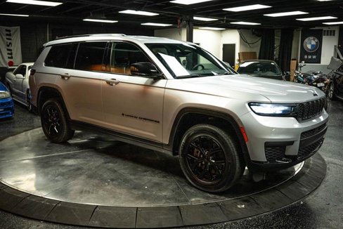 Used 2024 Jeep Grand Cherokee L Laredo image 5