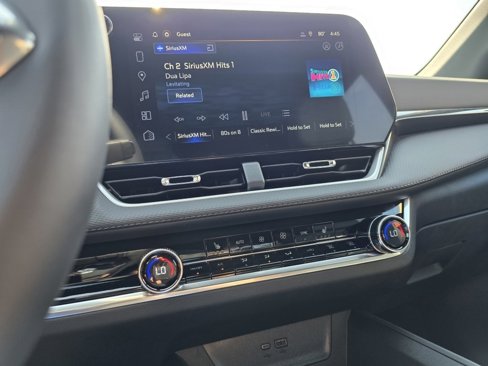 New 2026 Chevrolet Equinox LT w/ Convenience Package II image 18