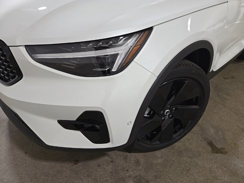 New 2026 Volvo XC40 B5 Ultra w/ Climate Package image 11