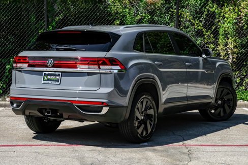 Used 2024 Volkswagen Atlas Cross Sport SE w/ Panoramic Sunroof Package image 15