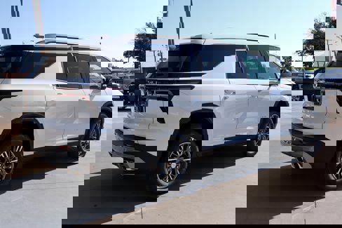 New 2026 Chevrolet Traverse LT w/ Driver Confidence Package image 4