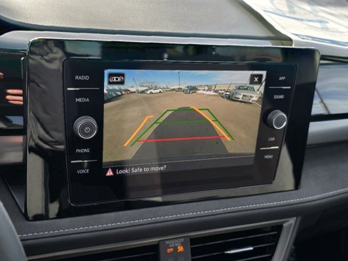 New 2025 Volkswagen Taos SE image 21