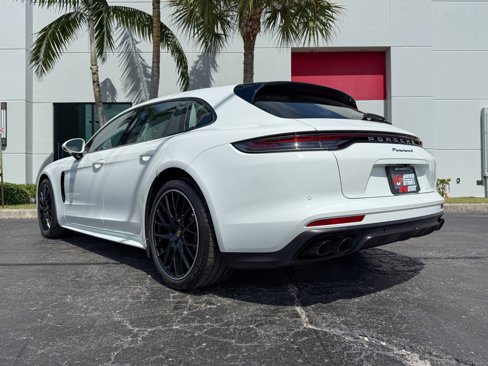 Used 2023 Porsche Panamera 4 w/ Premium Package image 11