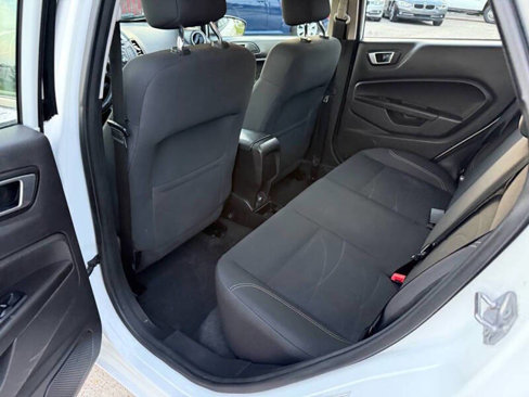 Used 2016 Ford Fiesta SE image 17