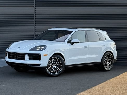 New 2025 Porsche Cayenne E-Hybrid image 1