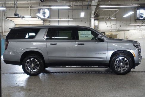 New 2025 Chevrolet Suburban LT w/ Comfort Package image 8