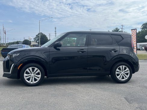 Used 2024 Kia Soul LX image 4