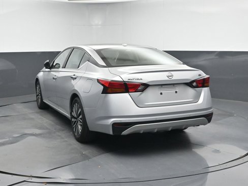 Used 2024 Nissan Altima 2.5 SV image 4