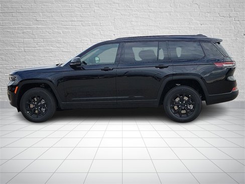 New 2025 Jeep Grand Cherokee L Laredo image 2