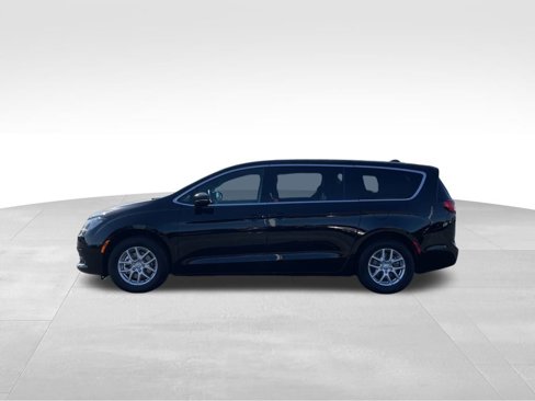 New 2026 Chrysler Voyager LX image 2