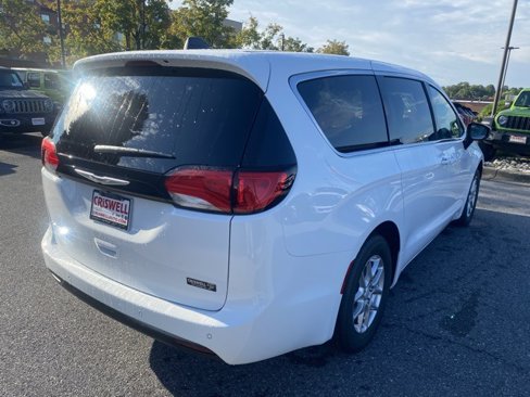 New 2026 Chrysler Voyager LX image 8