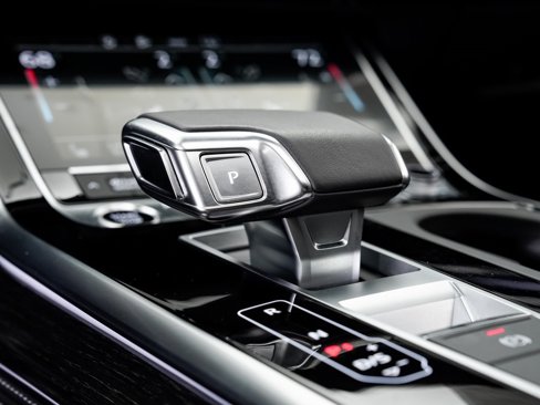 Certified 2025 Audi Q8 Premium Plus image 18