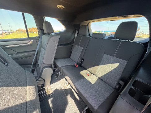 New 2026 GMC Acadia Elevation image 14