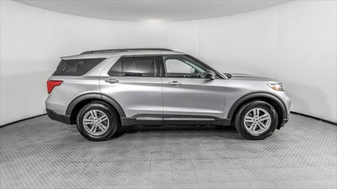 Used 2024 Ford Explorer XLT w/ Equipment Group 202A image 10