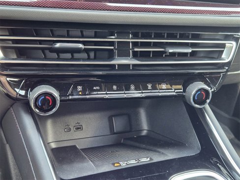 New 2026 Chevrolet Traverse Z71 w/ Driver Confidence Package image 10