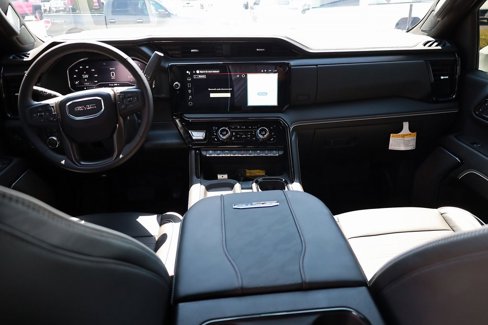 Used 2025 GMC Sierra 2500 AT4X image 24