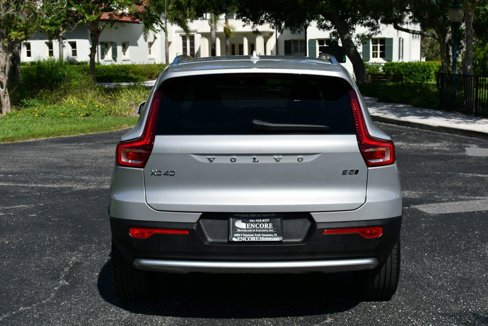 Used 2025 Volvo XC40 B5 Core image 28