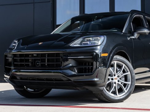 Used 2025 Porsche Cayenne image 7