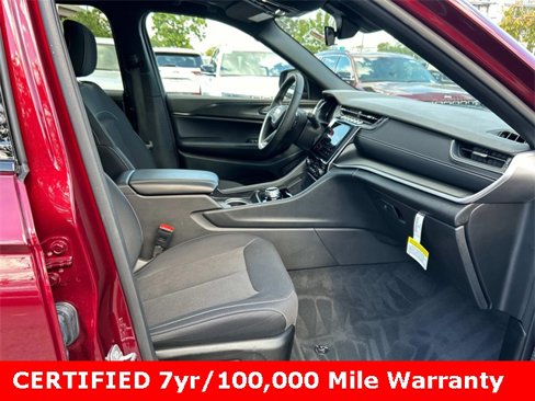Certified 2025 Jeep Grand Cherokee L Laredo w/ Luxury Tech Group I image 9