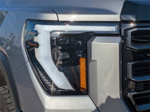 Used 2024 GMC Sierra 2500 AT4 w/ AT4 Premium Plus Package image 9