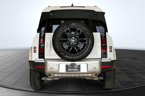 New 2025 Land Rover Defender 90 S image 4
