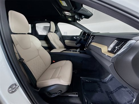 New 2026 Volvo XC60 B5 Plus w/ Climate Package PRO image 28