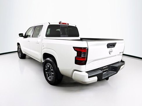Used 2022 Nissan Frontier SV image 6
