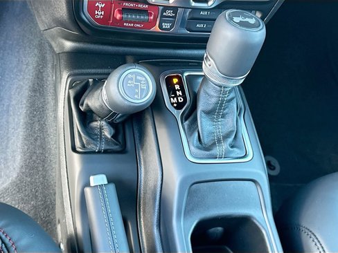 New 2025 Jeep Wrangler Unlimited Rubicon image 18