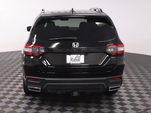 Certified 2025 Honda Pilot Sport image 7