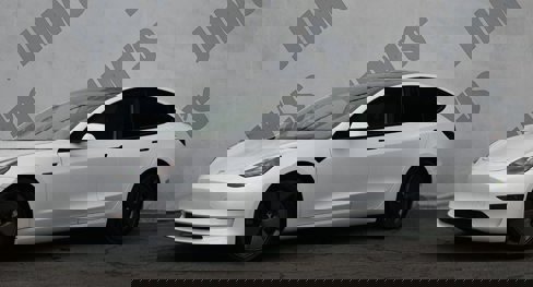 Used 2023 Tesla Model 3 Standard Range image 1