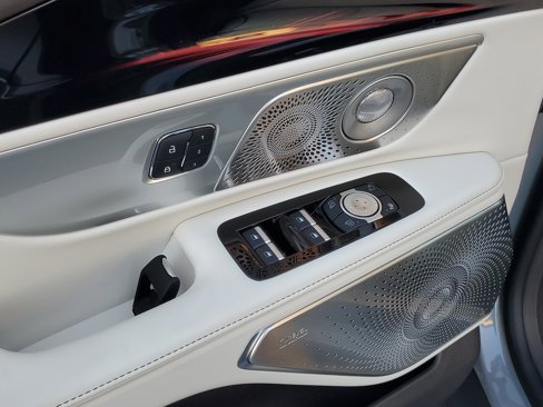 New 2025 Lincoln Nautilus Black Label w/ Jet Appearance Package image 9