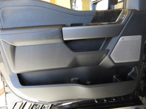 New 2025 Ford F250 Lariat w/ Lariat Ultimate Package image 9