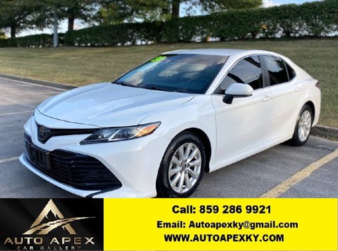Used 2020 Toyota Camry LE image 1