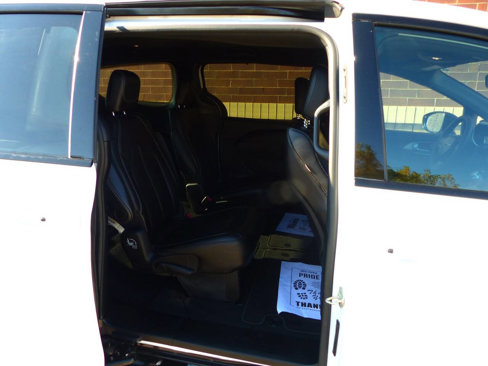 Used 2024 Chrysler Pacifica Touring-L w/ S Appearance Package image 41