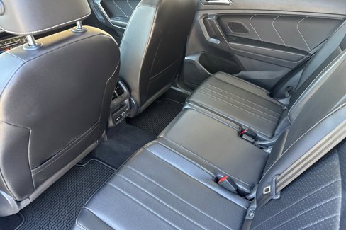 Used 2022 Volkswagen Tiguan SE image 12